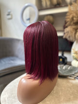 Burgundivörös kevertszálas paróka