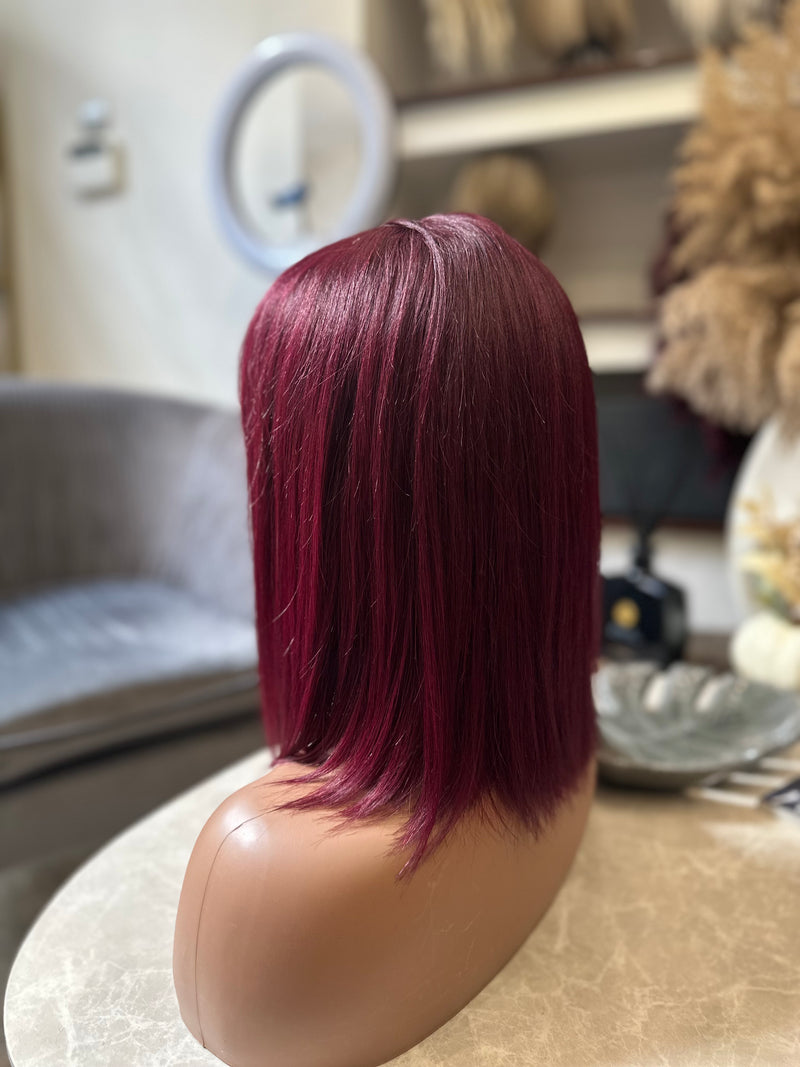 Burgundivörös kevertszálas paróka