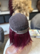 Burgundivörös kevertszálas paróka