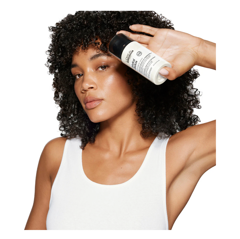 L’Oréal Professionnel Serie Expert Metal Detox védőkrém a töredezett, károsult hajra
